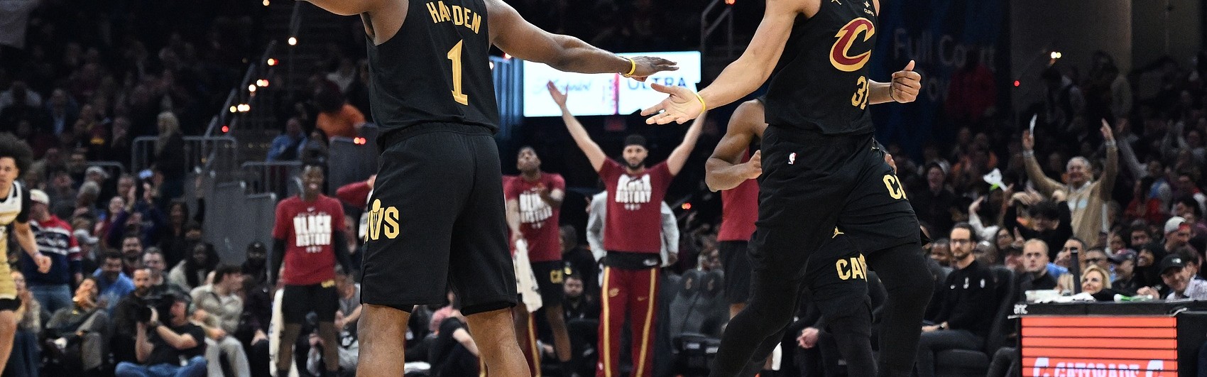 亚洲足球-厨神！哈登14助攻1/5挡拆烹满汉全席 柱石阿伦复出骑士实力提档