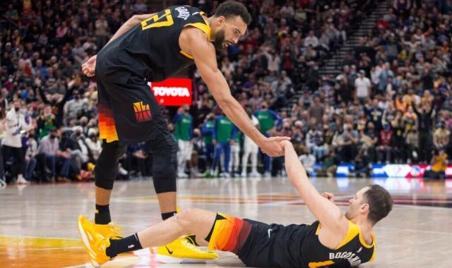 亚冠赛程-来年一月两战勇士两战太阳 爵士即将迎来真正考验